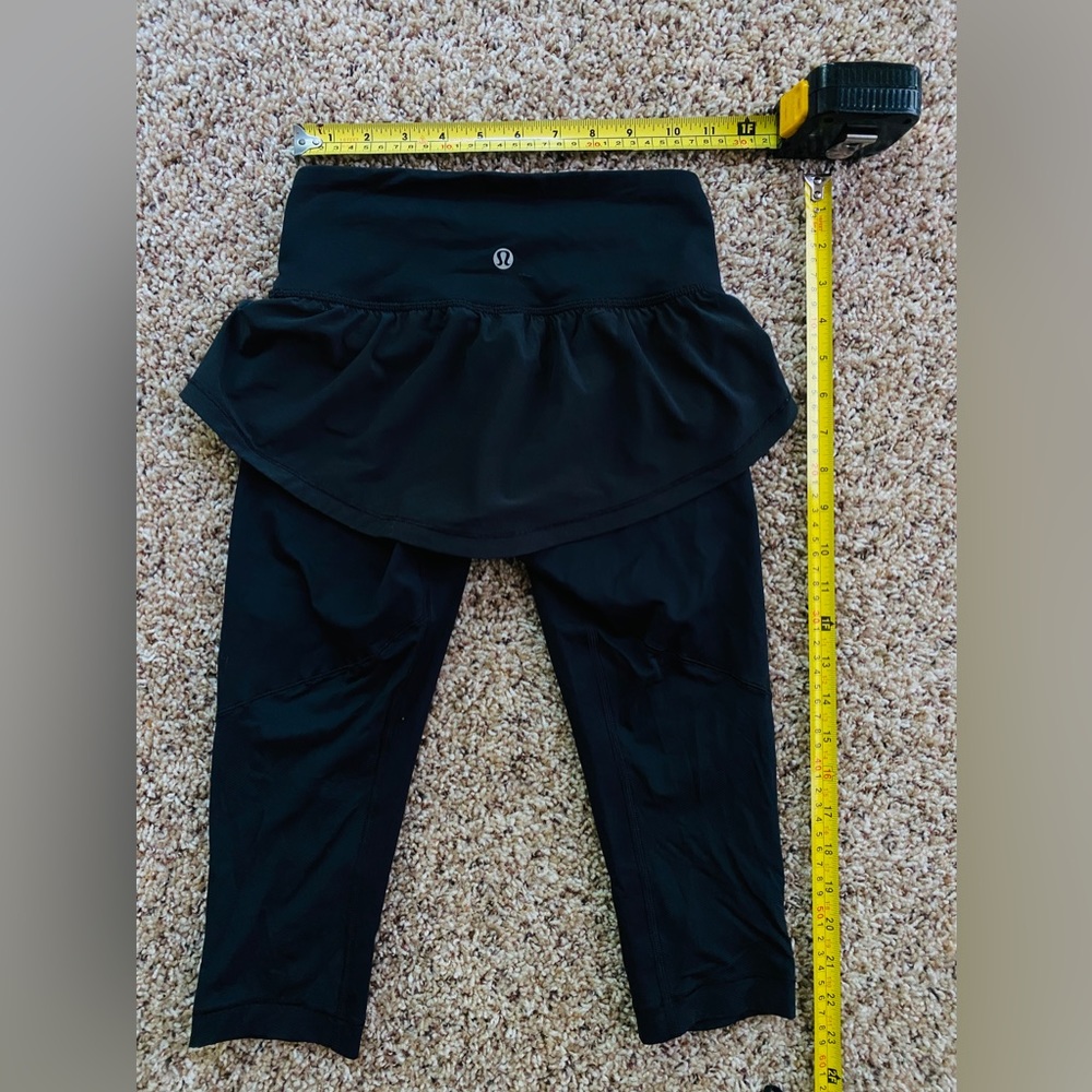 Lululemon Athletica capri leggings Skirt skort black Stretch size 2 wz bag - Picture 4 of 9